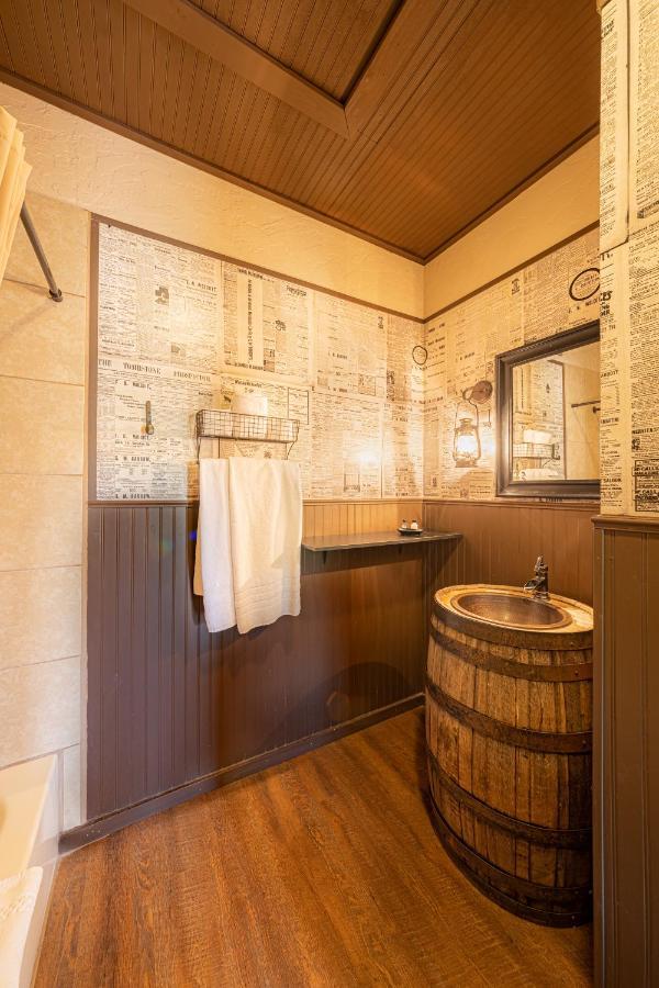 Miners Cabin #4 - King Bed - Private Balcony With Views Tombstone Luaran gambar